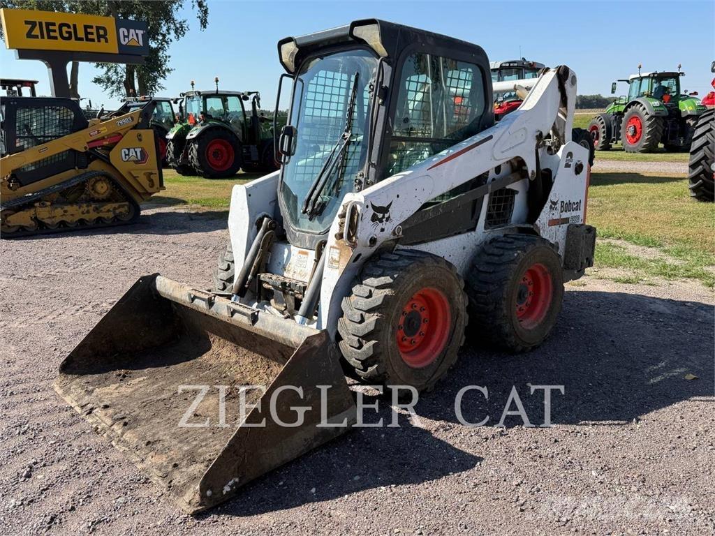 Bobcat S590 Smykem řízené nakladače
