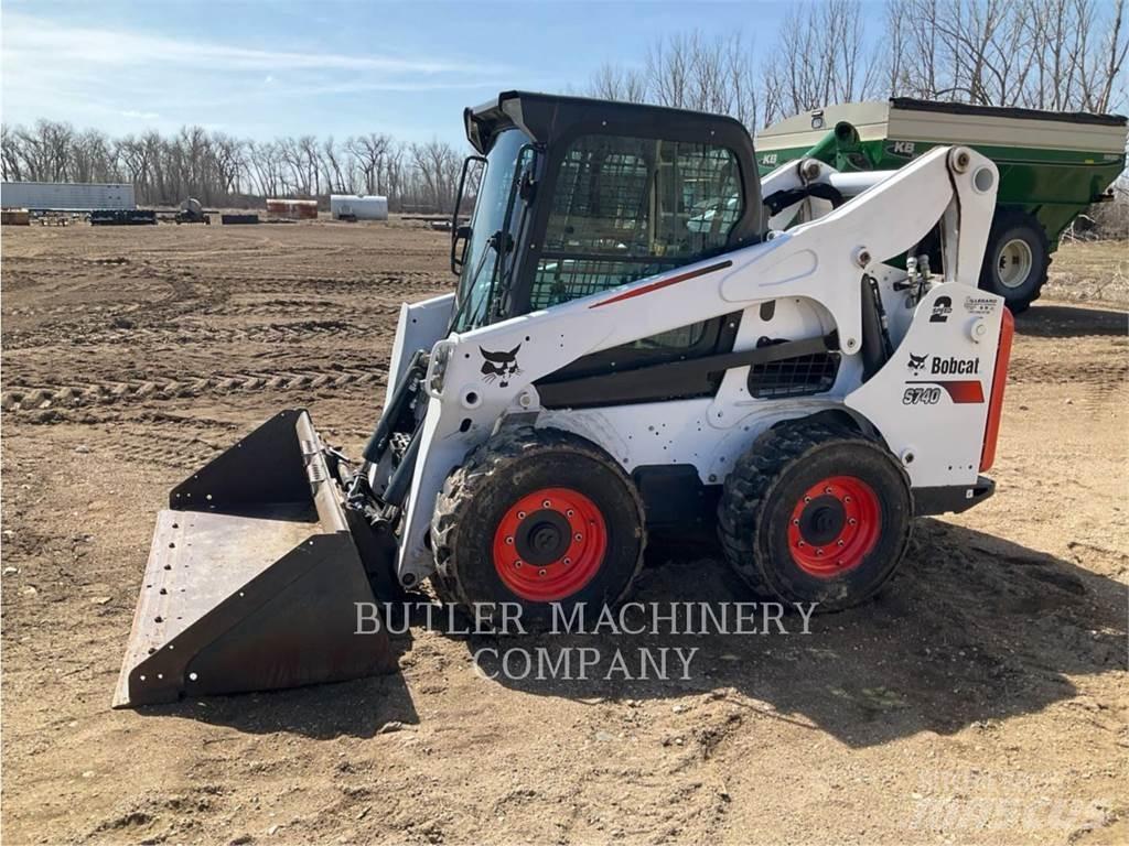 Bobcat S740 Smykem řízené nakladače