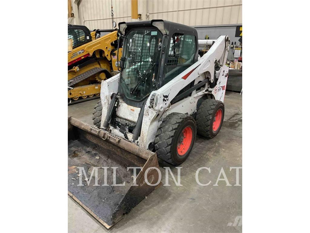 Bobcat S740 Smykem řízené nakladače