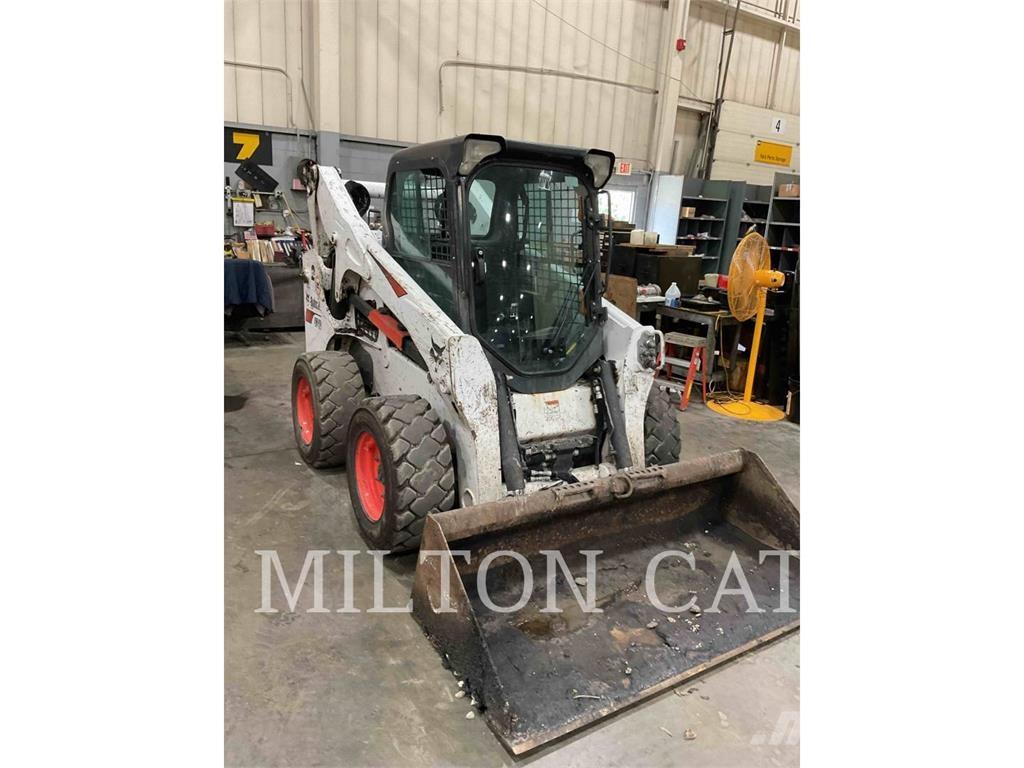 Bobcat S740 Smykem řízené nakladače