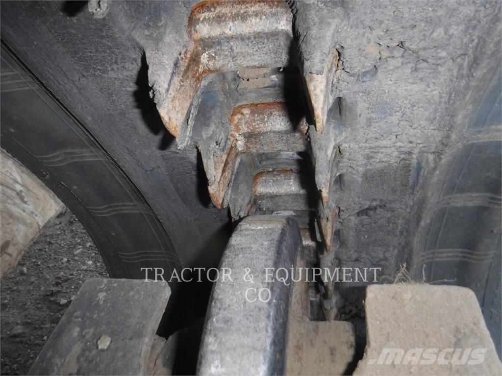 Bobcat T76 Smykem řízené nakladače