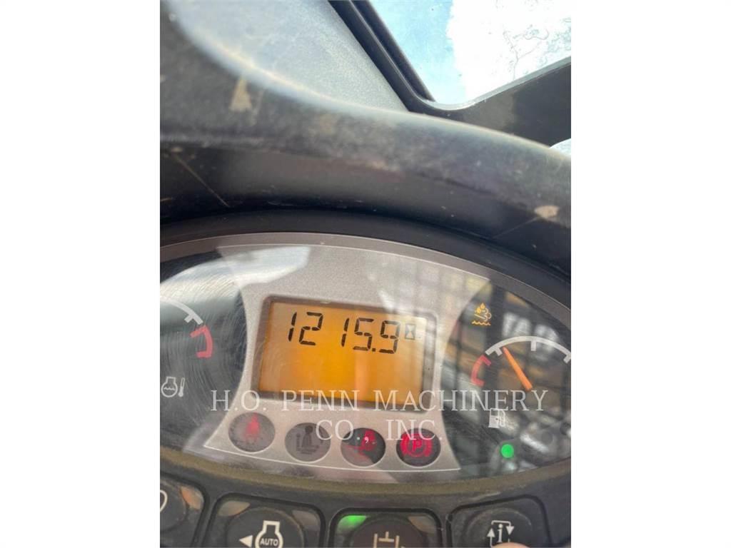 Bobcat T770 Smykem řízené nakladače