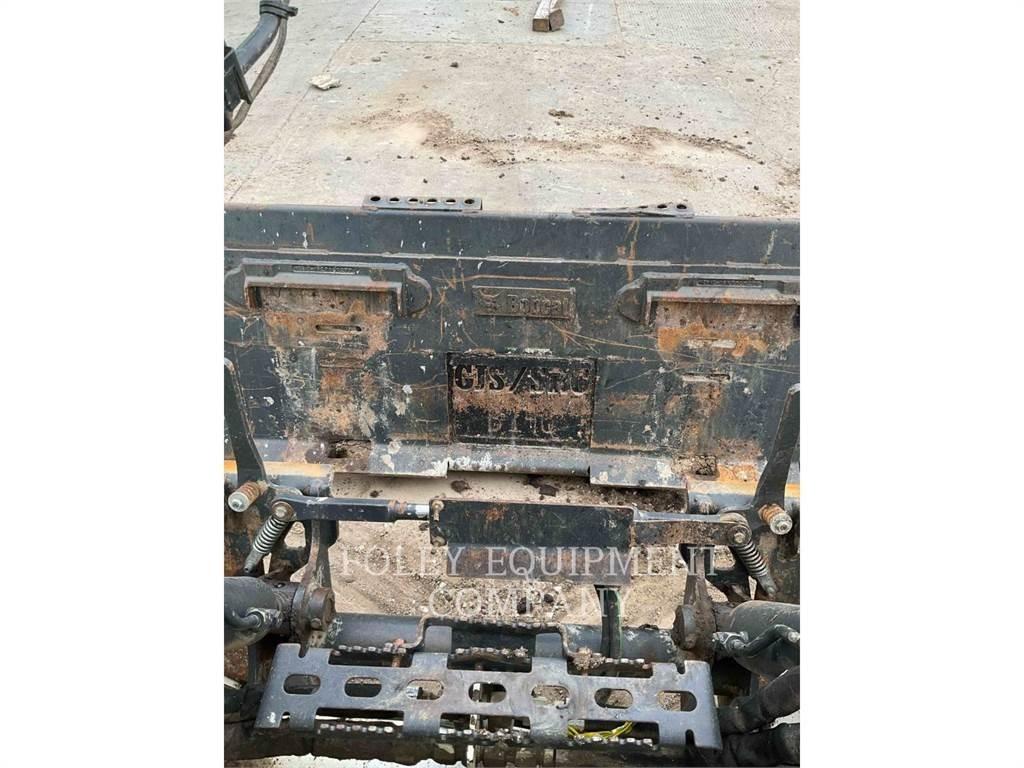 Bobcat T770 Smykem řízené nakladače