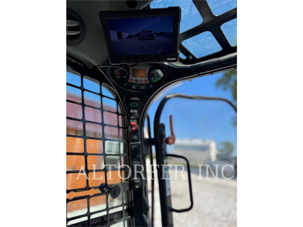 Bobcat T770 Smykem řízené nakladače