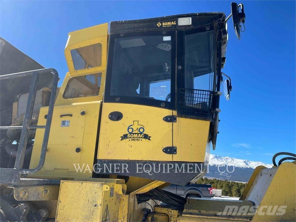 Bomag BC573RB-4 Půdní kompaktory