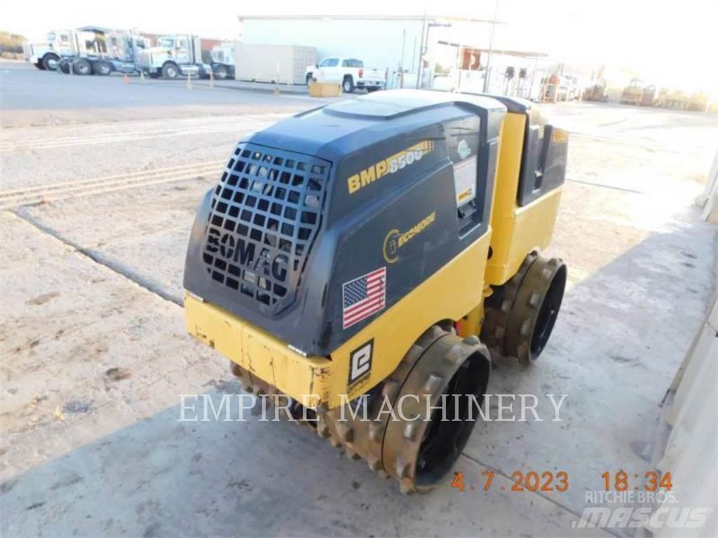 Bomag BMP8500 Kolové nakladače