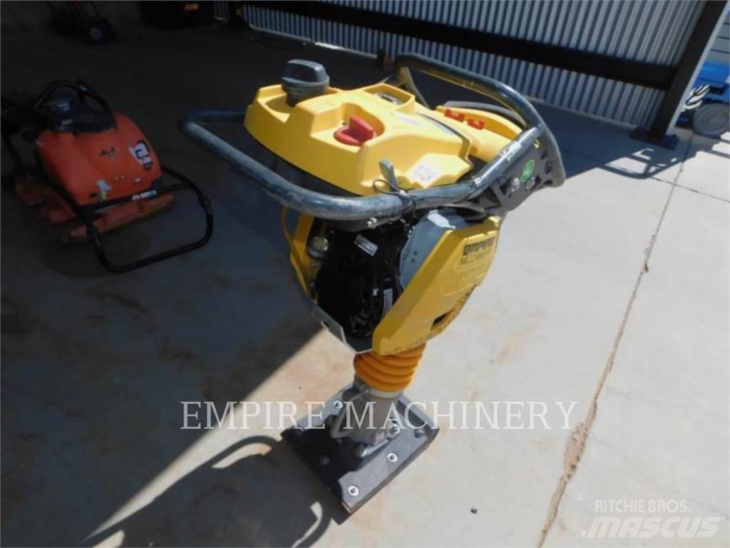 Bomag BT50 Kolové nakladače