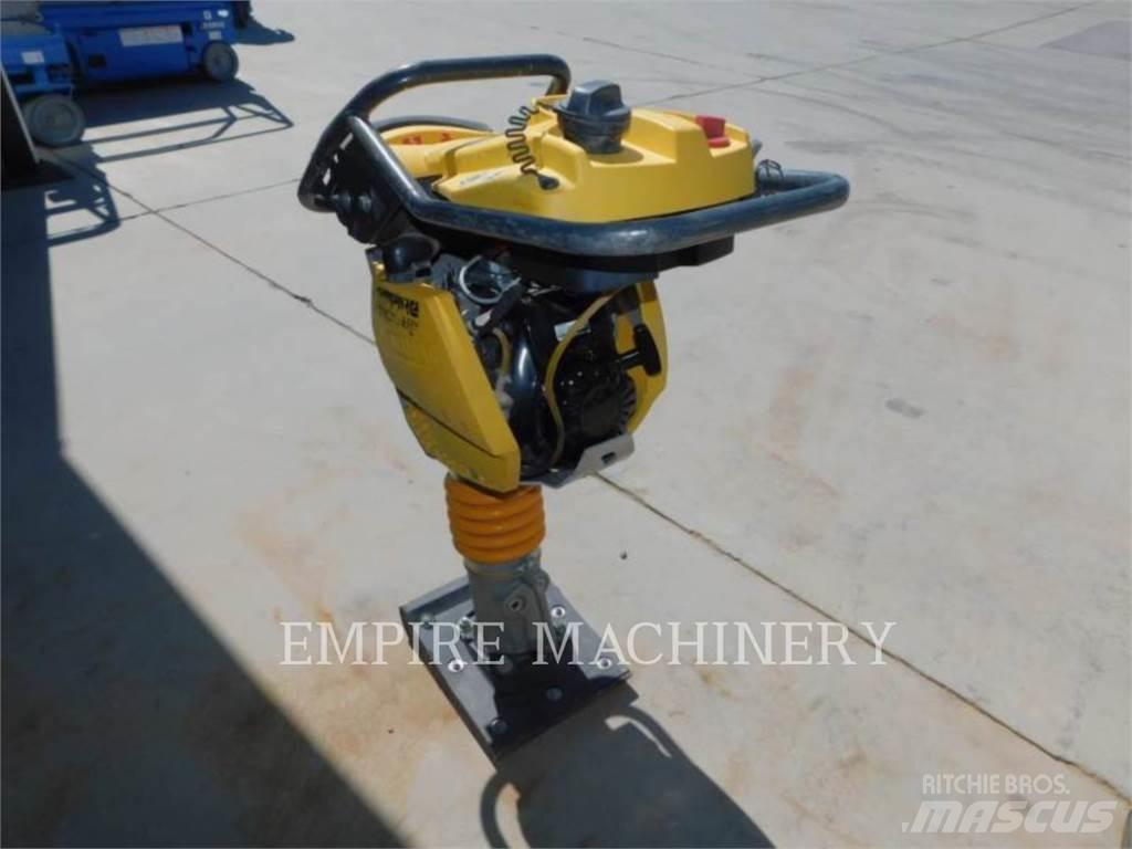 Bomag BT50 Kolové nakladače