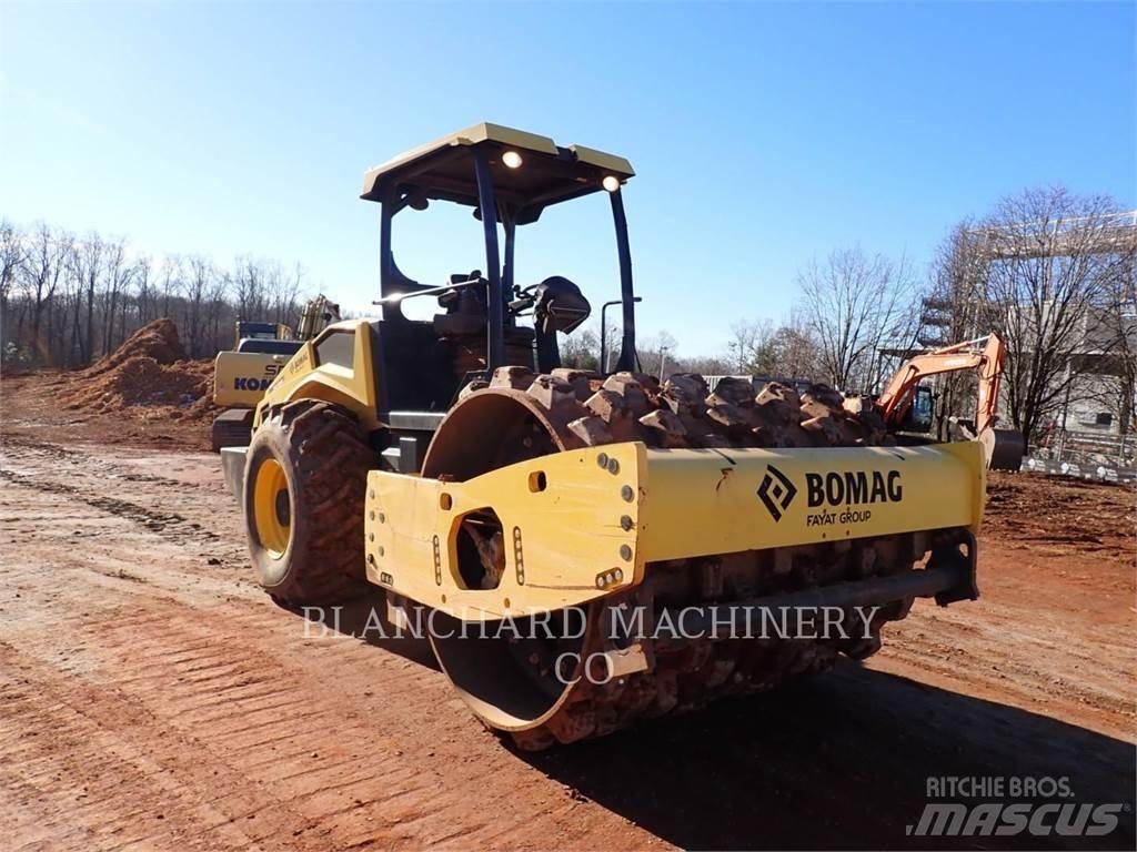Bomag BW211PHD-5 Půdní kompaktory