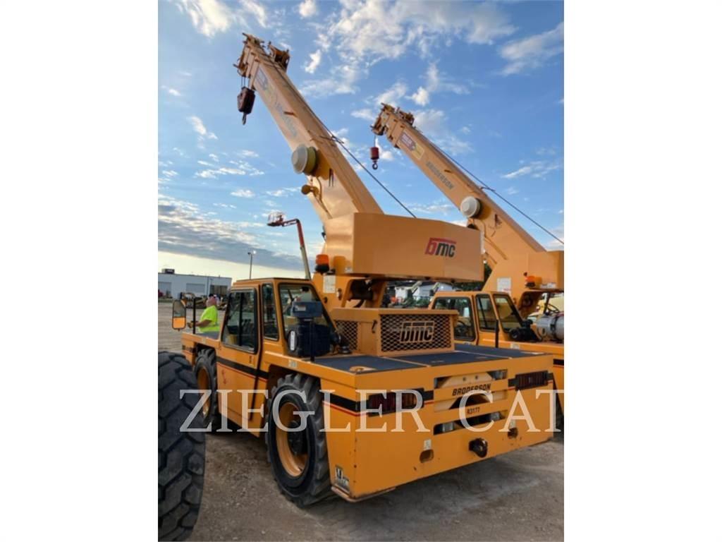 Broderson CRANE IC2003H Univerzální terénní jeřáby