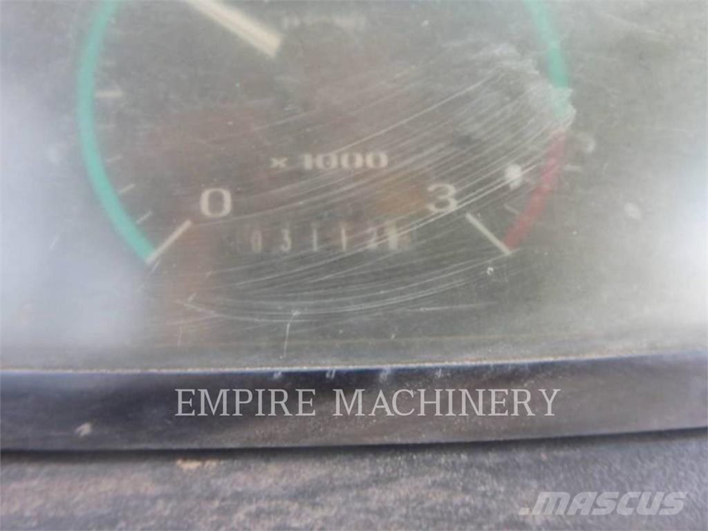 CASE 570LXT Kolové nakladače