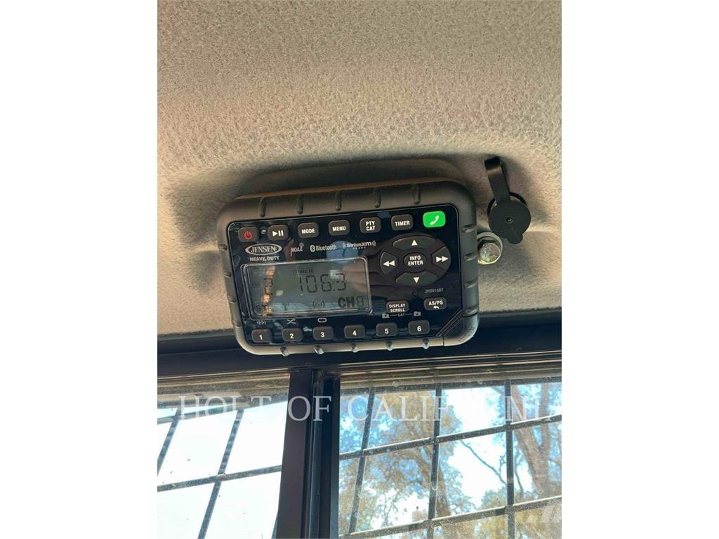 CASE DL550 Pásové nakladače