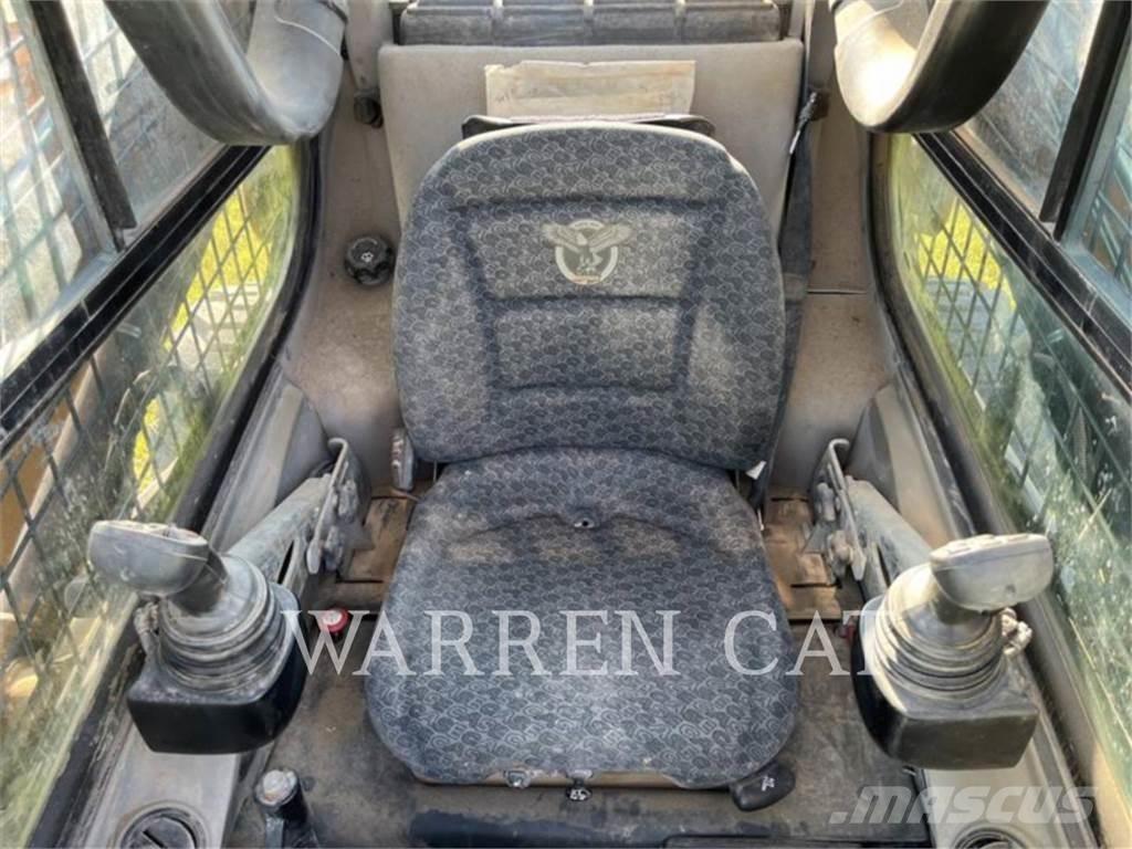 CASE SV280B Smykem řízené nakladače