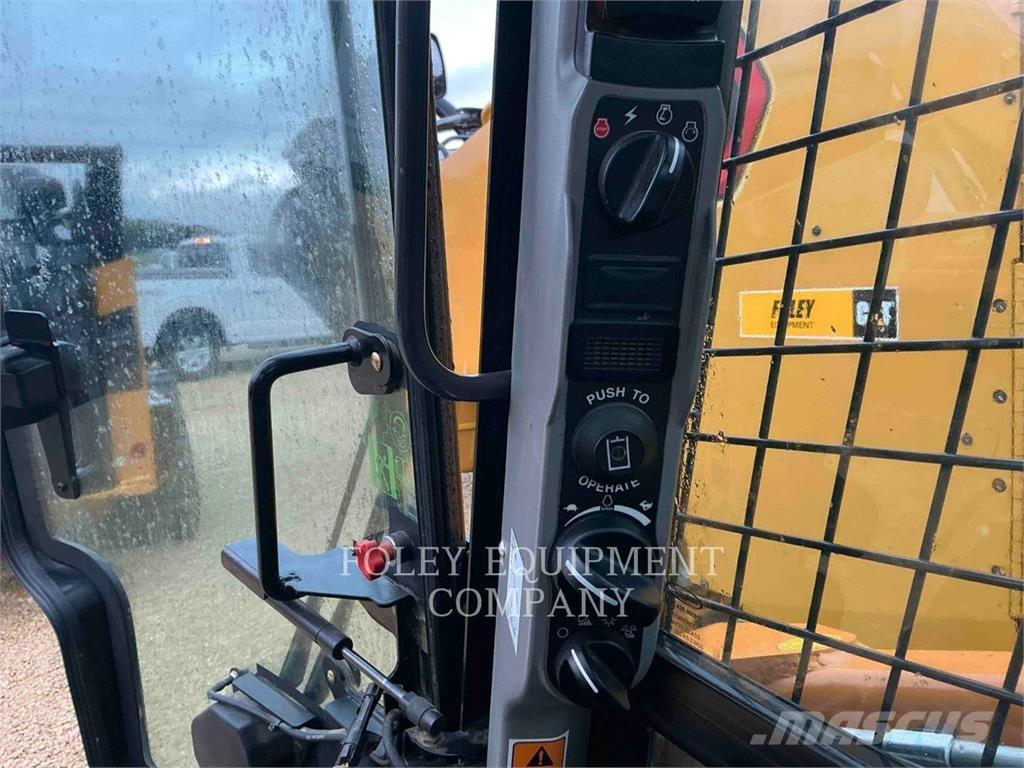 CASE SV280B Smykem řízené nakladače