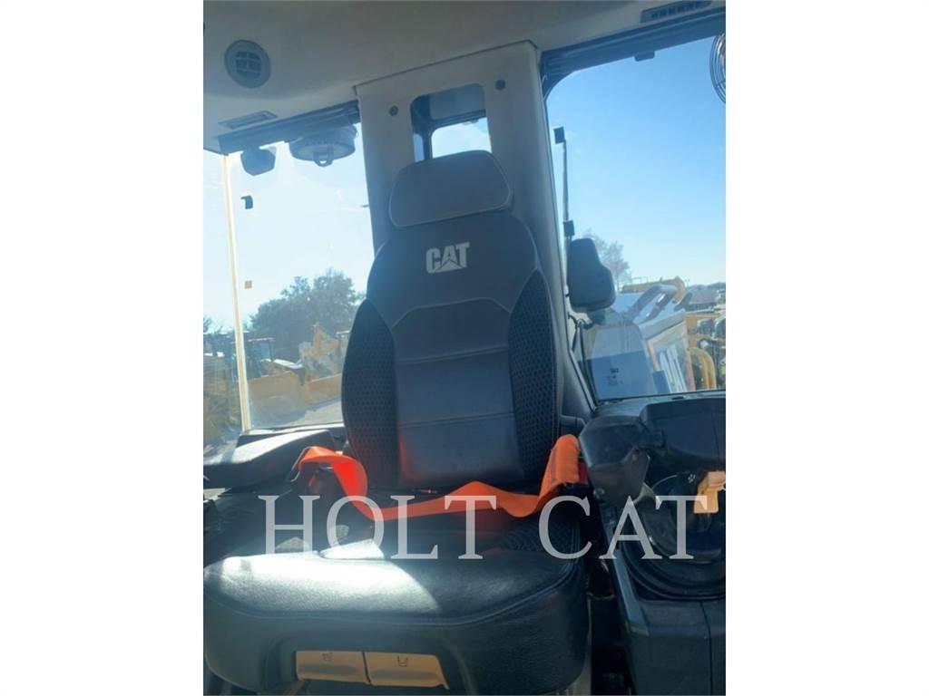 CAT 120AWD JOY Grejdry