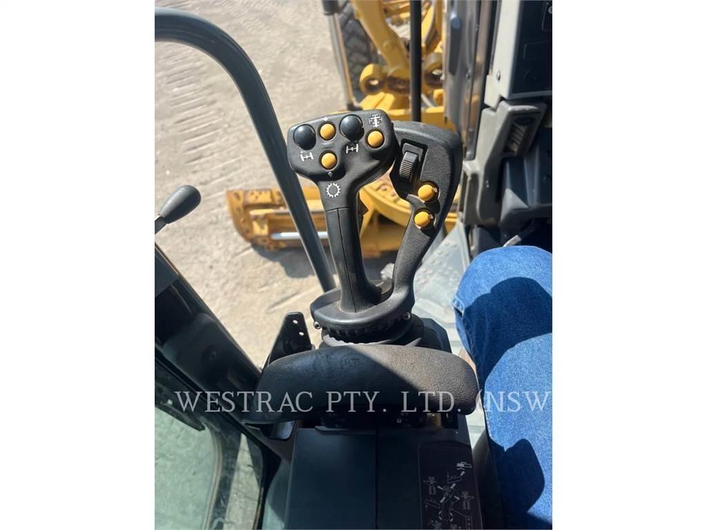 CAT 12M Grejdry