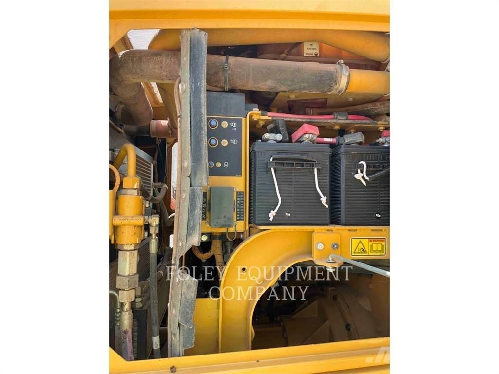 CAT 12M2 Grejdry