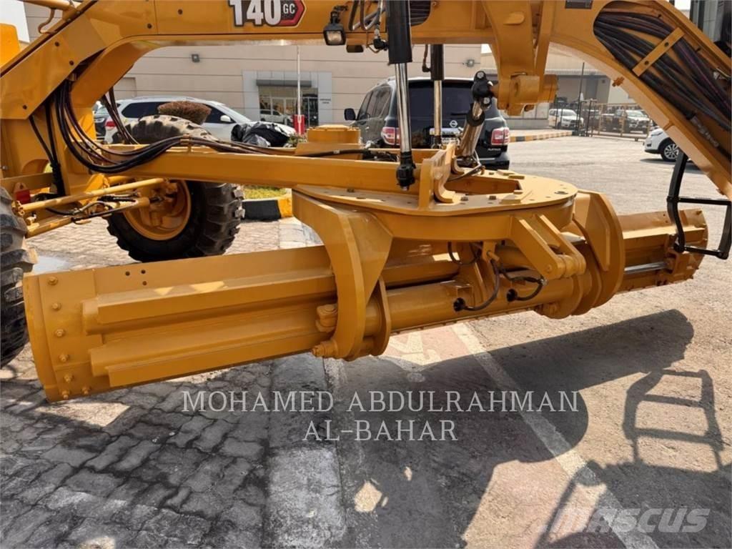 CAT 140 Grejdry