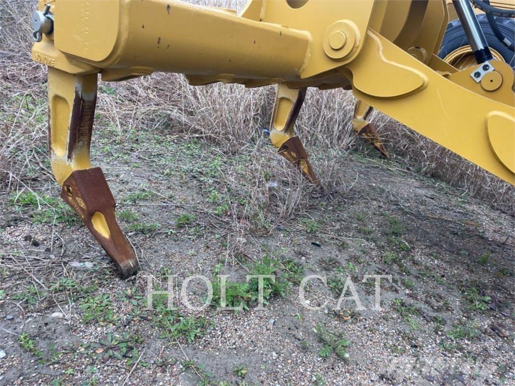 CAT 140 Grejdry