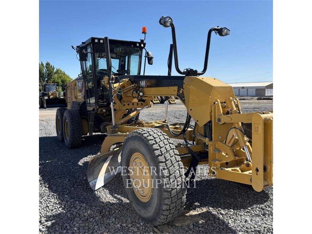 CAT 140 Grejdry