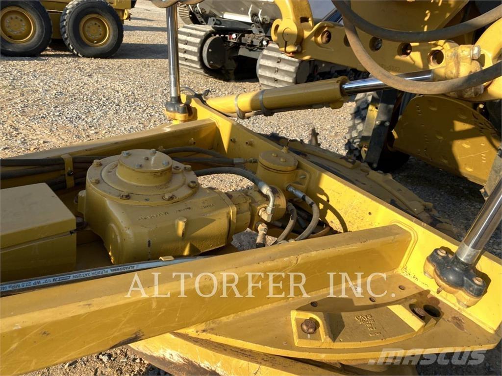 CAT 140 Grejdry