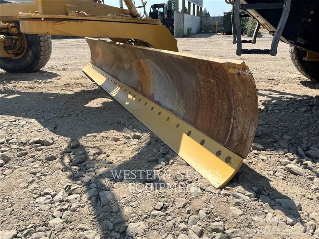 CAT 140 AWD Grejdry