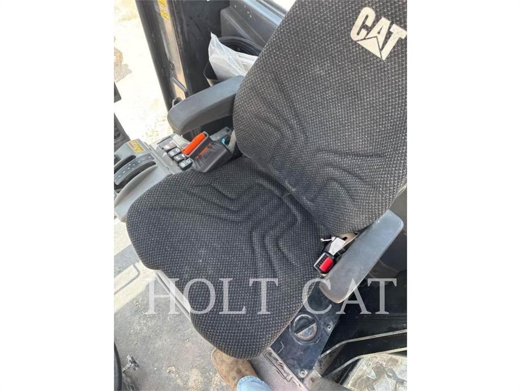 CAT 140 AWD Grejdry