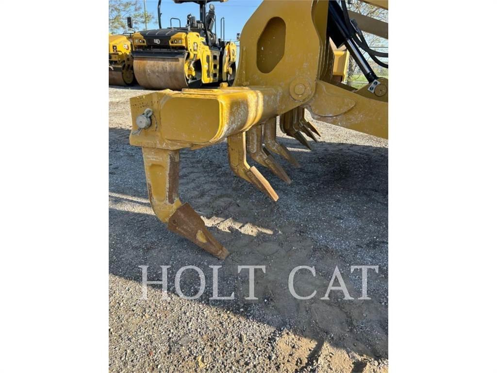 CAT 140 AWD Grejdry