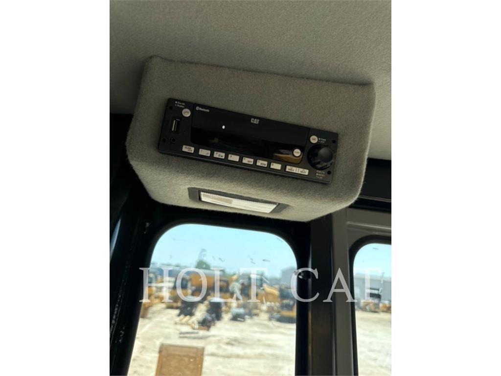 CAT 140 AWD Grejdry