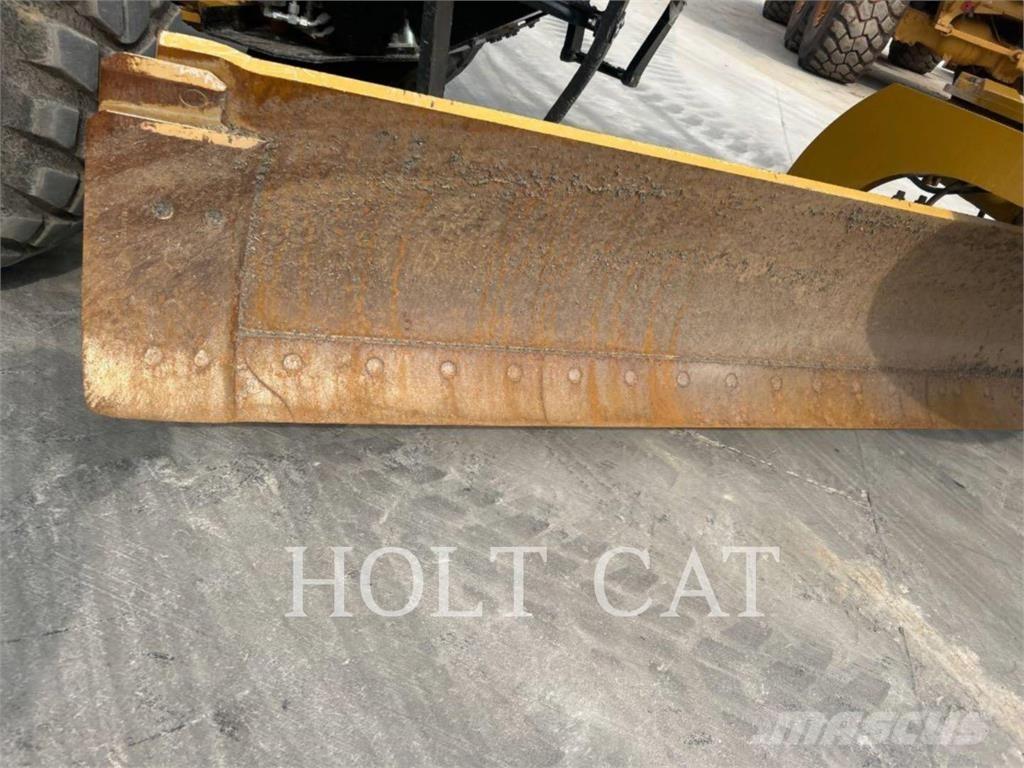 CAT 140 AWD Grejdry