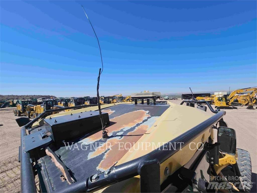 CAT 140M Grejdry