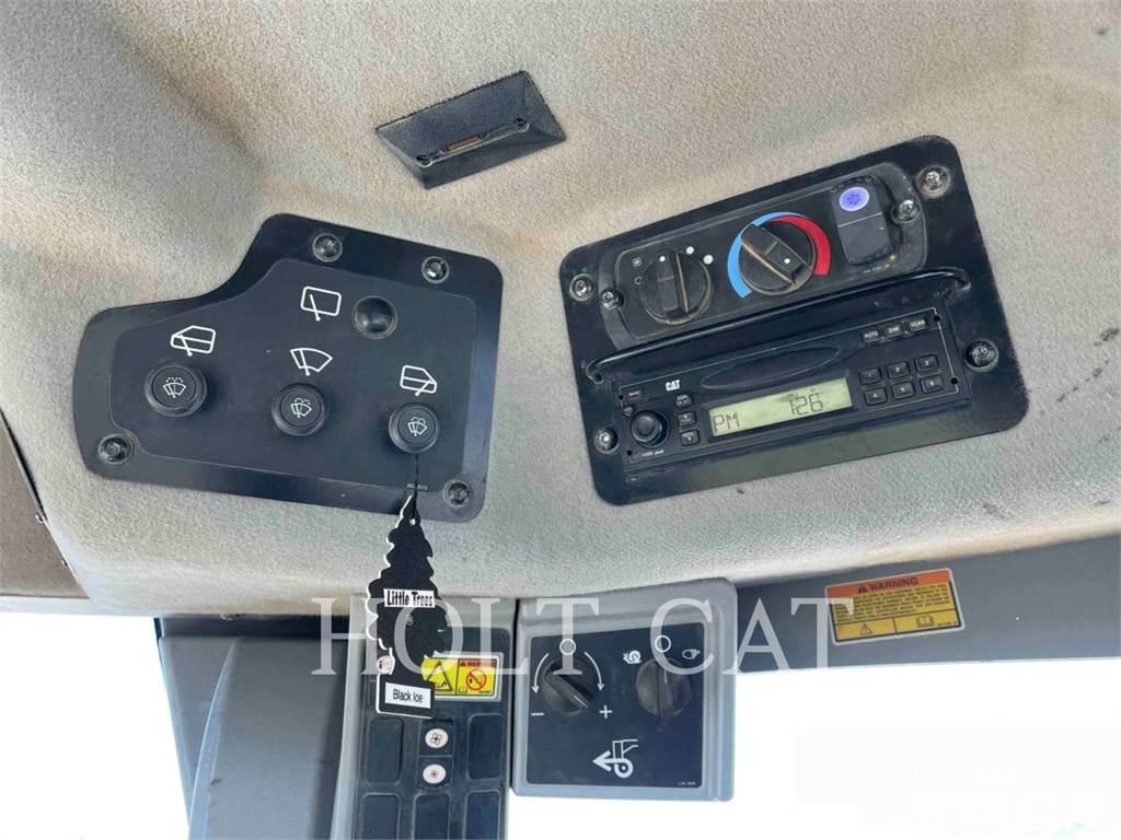 CAT 140M AWD Grejdry