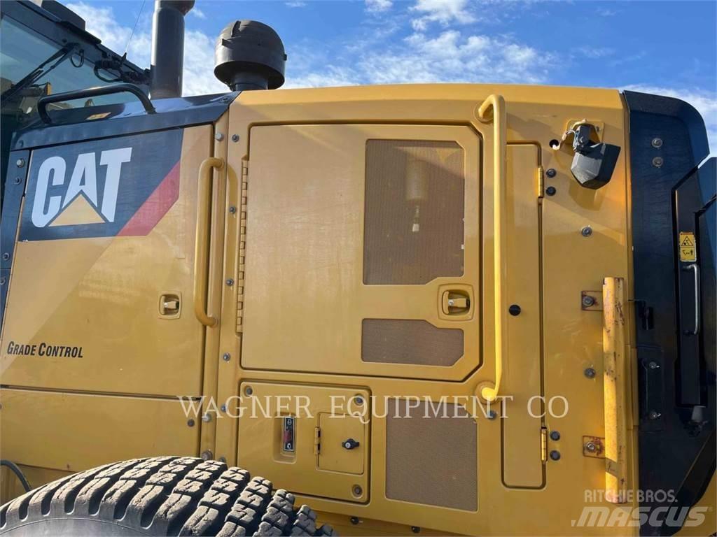 CAT 140M3 AWD Grejdry