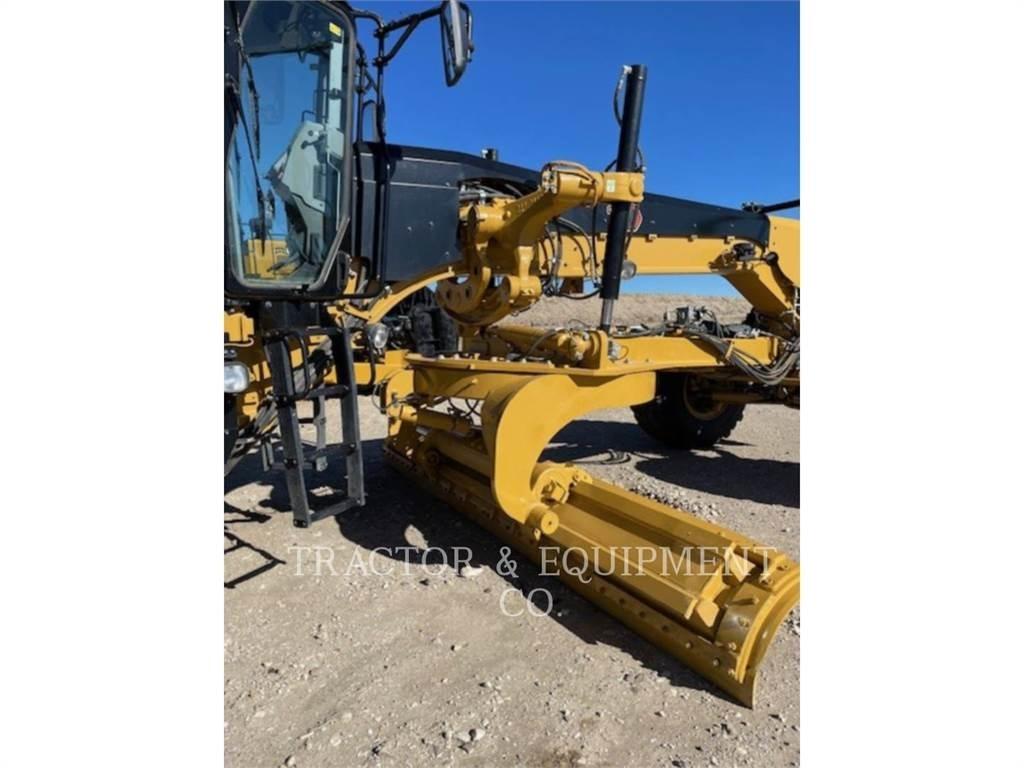 CAT 16 Grejdry