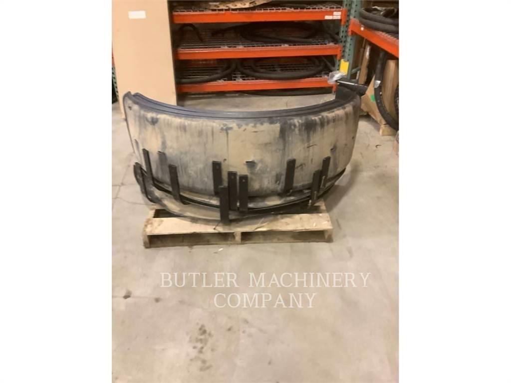 CAT 160M2 REAR FENDER Stavebnictví - ostatní