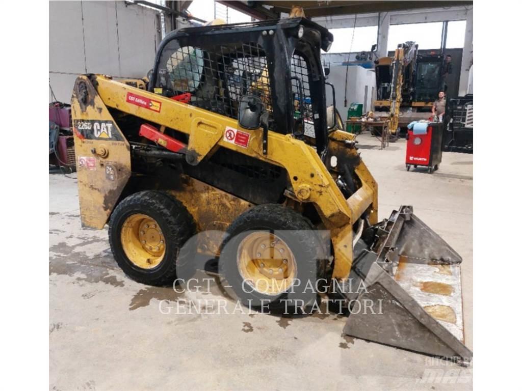 CAT 226D Smykem řízené nakladače