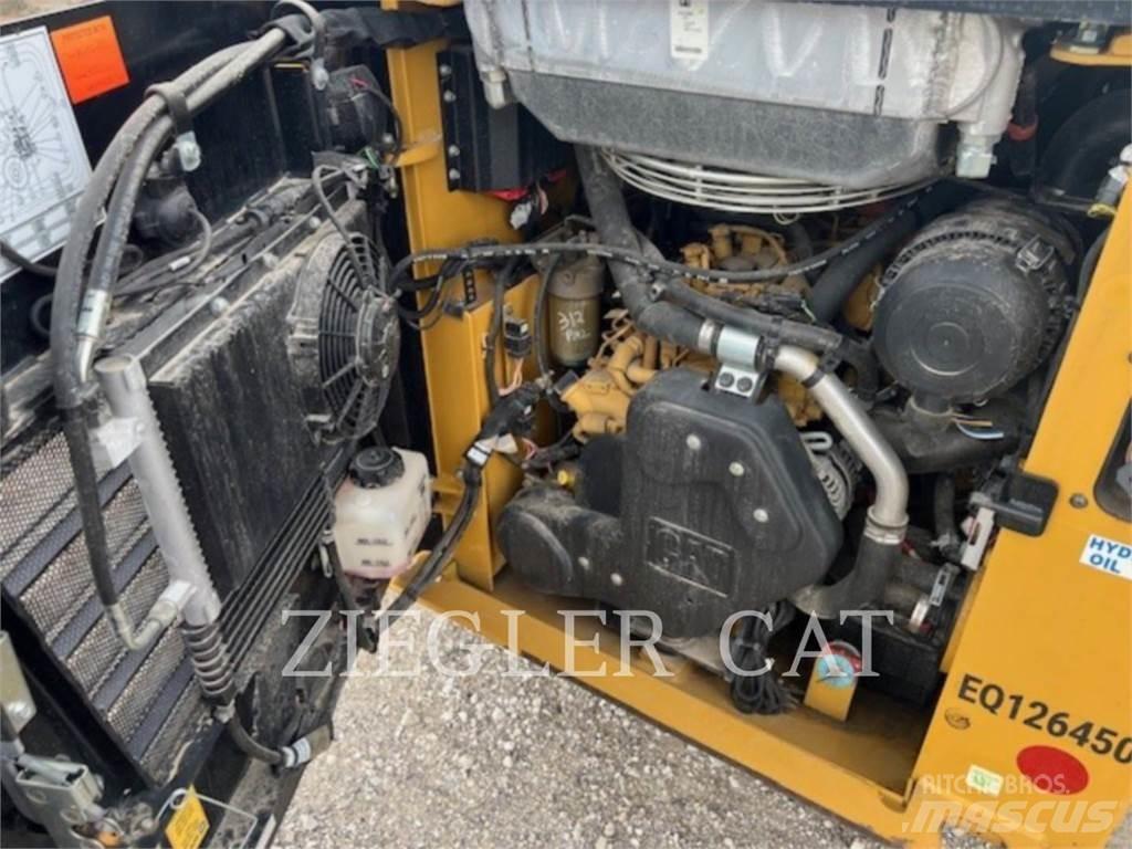CAT 226D Smykem řízené nakladače