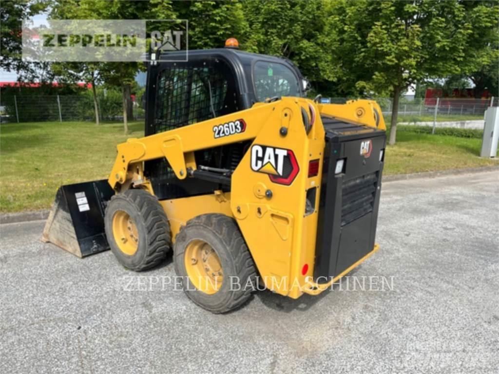 CAT 226D Smykem řízené nakladače