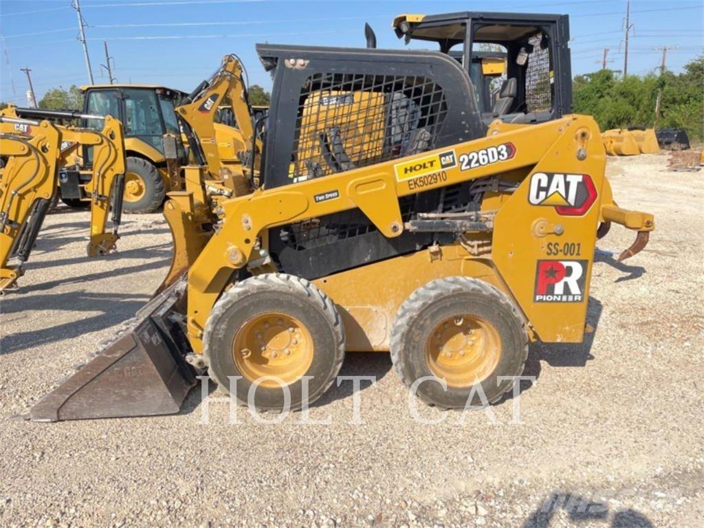 CAT 226D Smykem řízené nakladače