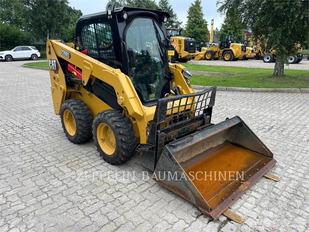 CAT 226D Smykem řízené nakladače