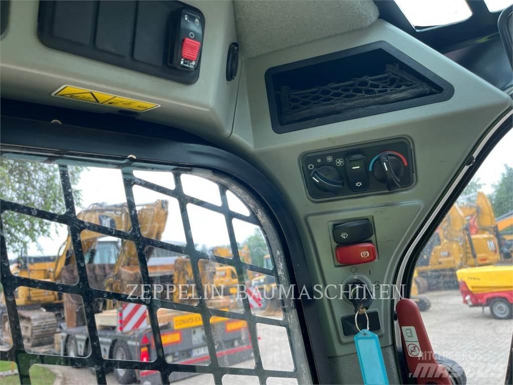 CAT 226D Smykem řízené nakladače