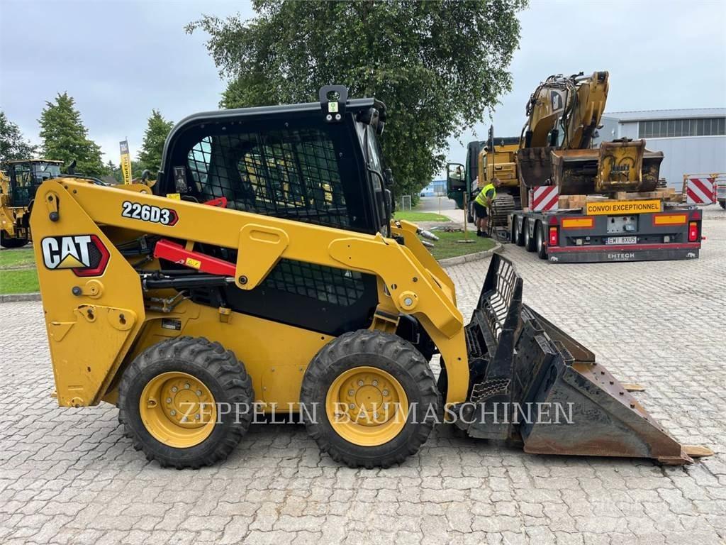 CAT 226D Smykem řízené nakladače