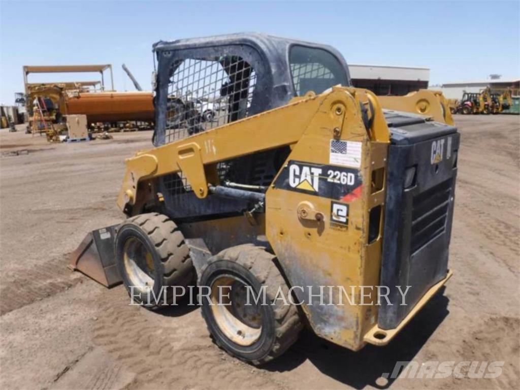 CAT 226D Smykem řízené nakladače