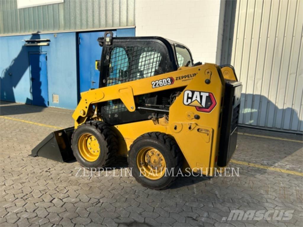 CAT 226D Smykem řízené nakladače