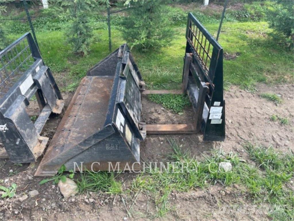 CAT 226D Smykem řízené nakladače