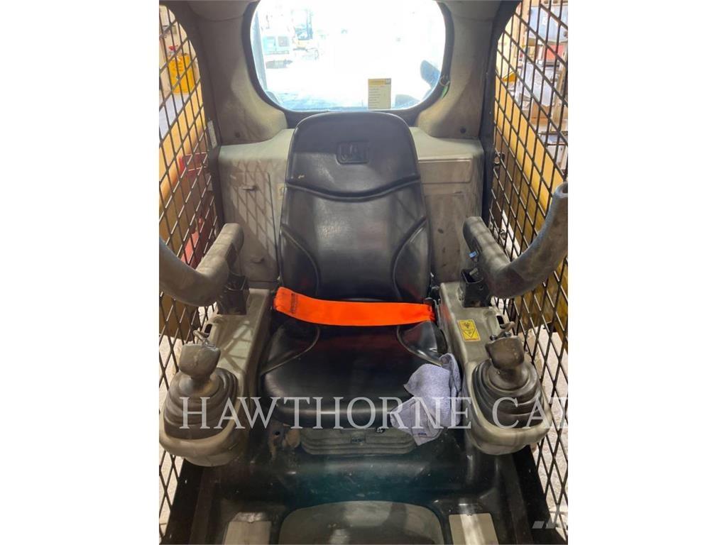 CAT 226D Smykem řízené nakladače