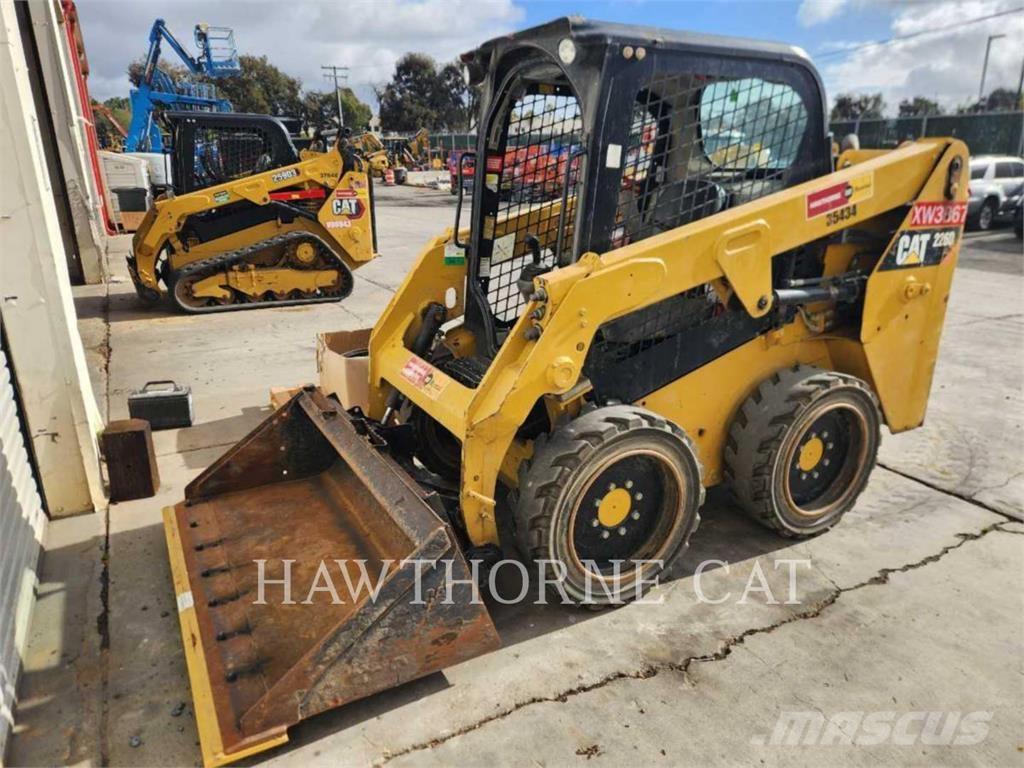 CAT 226D Smykem řízené nakladače