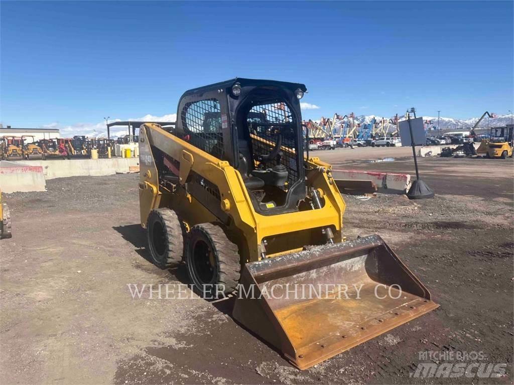 CAT 226D C1-H2 Smykem řízené nakladače
