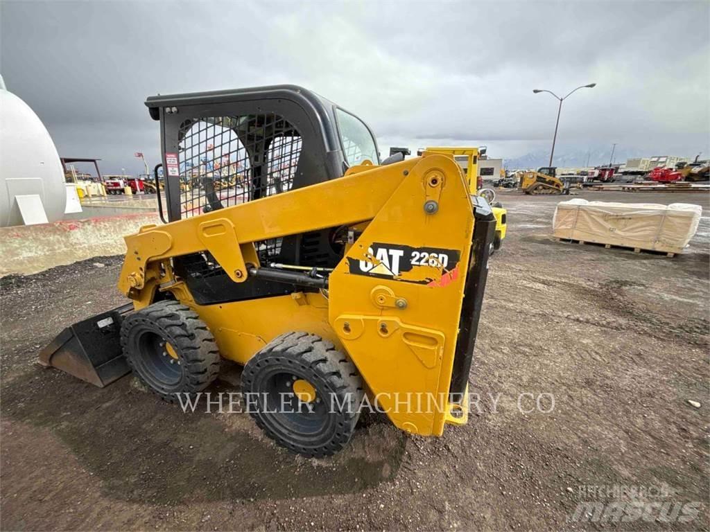 CAT 226D C1-H2 Smykem řízené nakladače