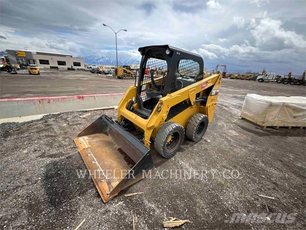 CAT 226D C1-H2 Smykem řízené nakladače